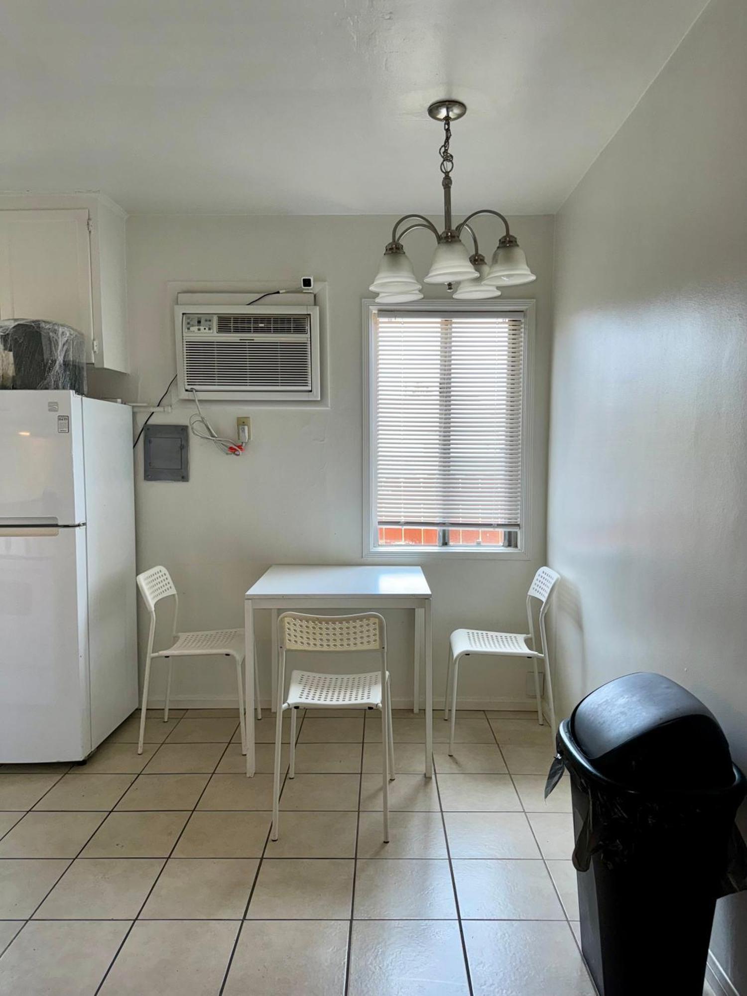 Riverton Place Noho Hostel